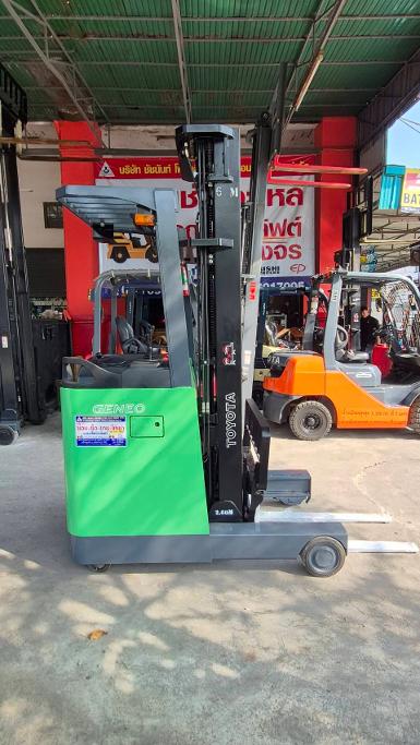 รถโฟล์คลิฟท์ ไฟฟ้ายืนขับ